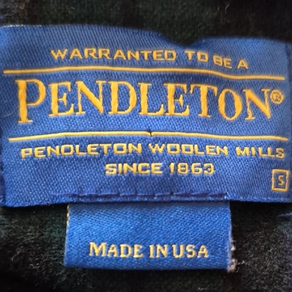 Vintage Pendleton robes in the classic Black Watch tartan - Picture 11 of 12